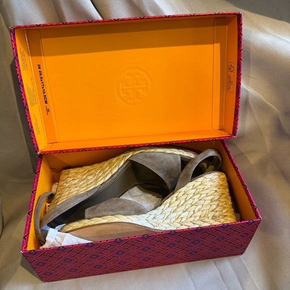 Tory Burch Women's Raffia Wedge Sandal Brown Wedge Leather Buckle Size 10.5 NIB - Picture 7 of 10